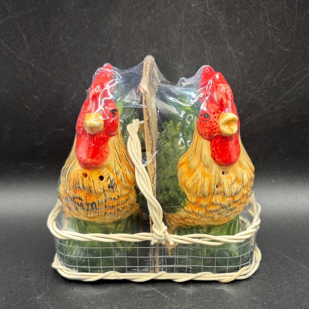 Hand Painted Ceramic Rooster Salt & Pepper Shakers Farmhouse Kitchen Sealed Pack